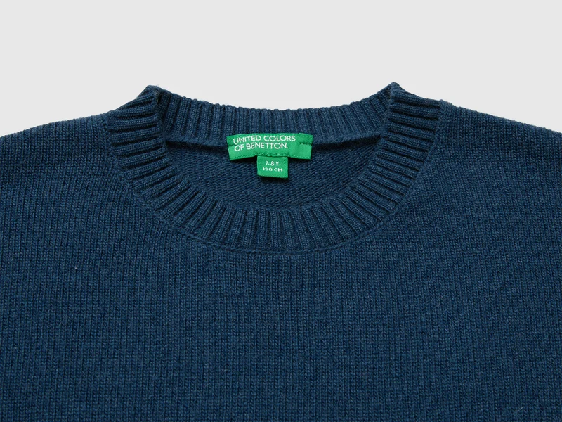Pullover aus Woll- und Viskosemischung