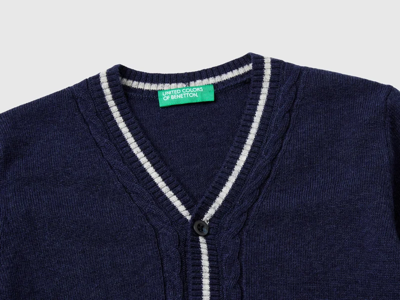 Cardigan mit V-Ausschnitt