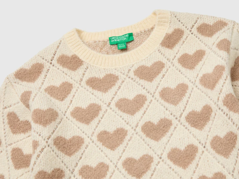 Pullover mit Herzapplikation