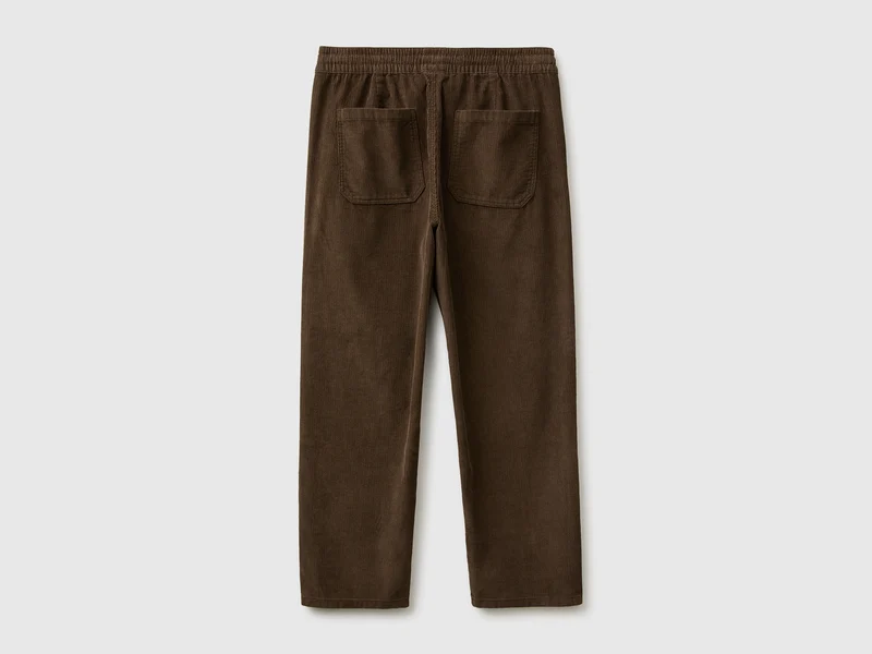 Kurze Samt-Jogginghosen