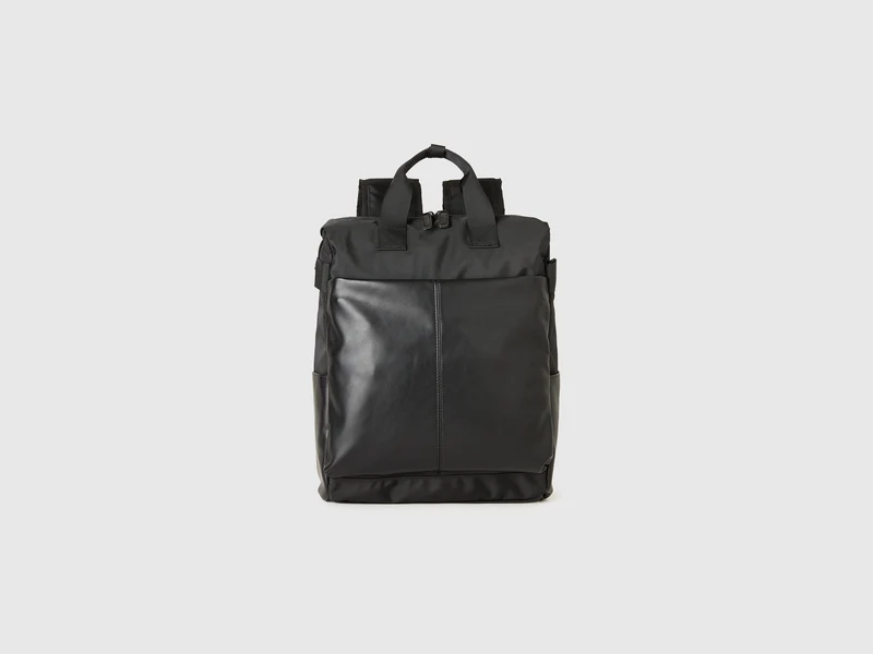 Rucksack mit Taschen