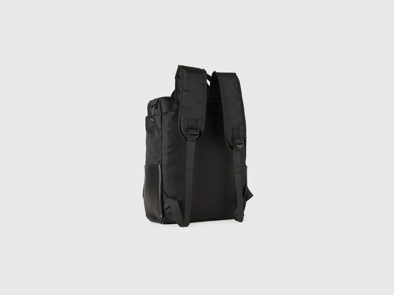 Rucksack mit Taschen