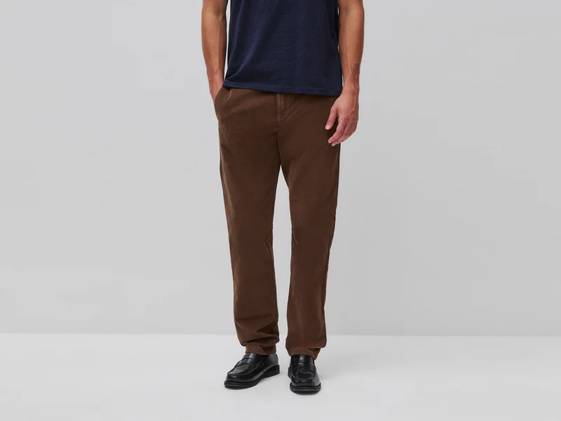 Schmal geschnittene Stretch-Samthose
