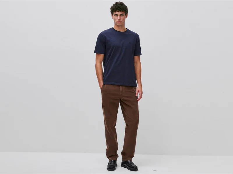 Schmal geschnittene Stretch-Samthose