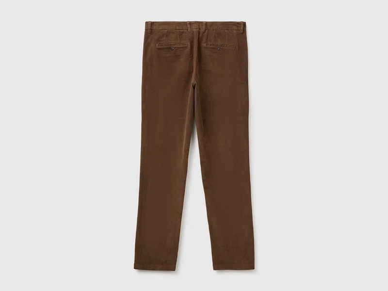 Schmal geschnittene Stretch-Samthose