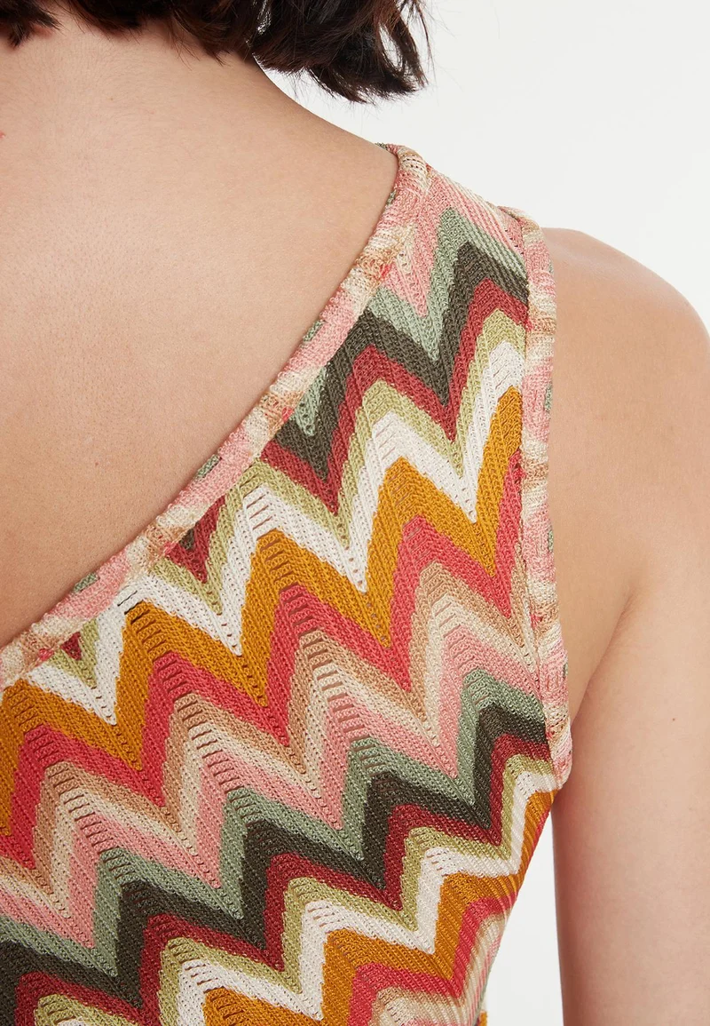 One-Shoulder Top Poesa