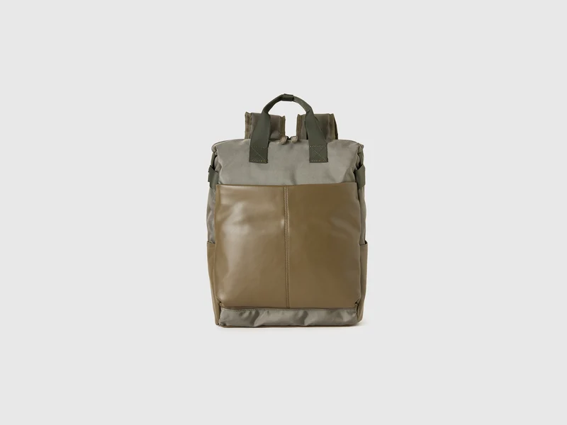 Rucksack mit Taschen
