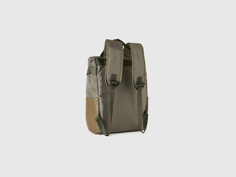 Rucksack mit Taschen
