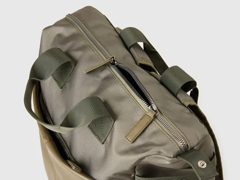 Rucksack mit Taschen