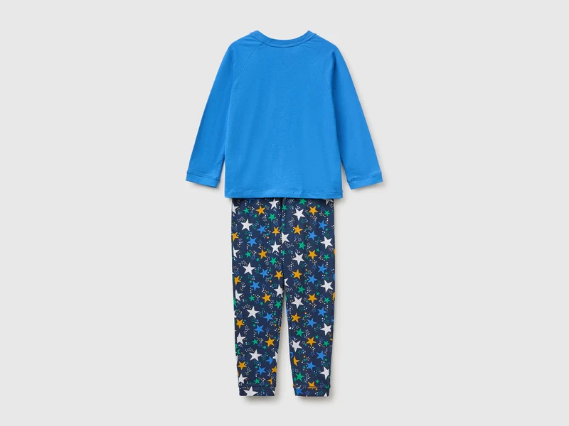 Pyjama mit Logo und gemusterte Hose