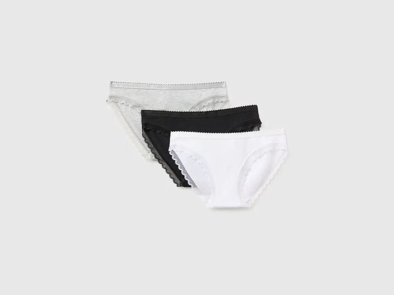 Drei Slips aus Baumwolle und Modal