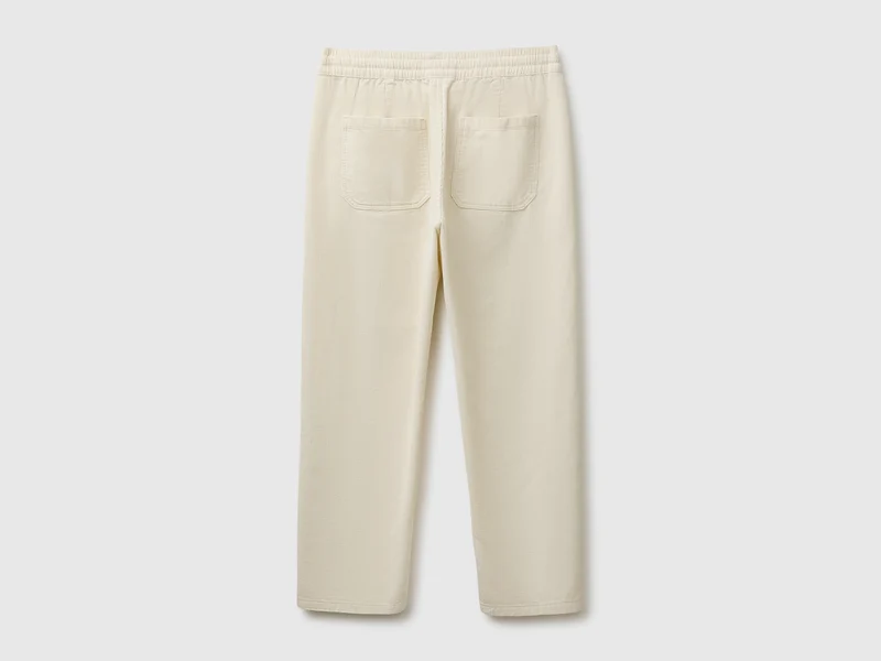 Kurze Samt-Jogginghosen