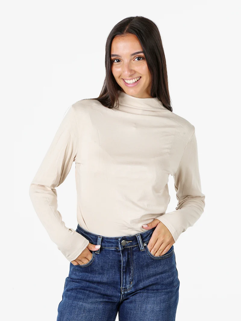 T-shirt donna a maniche lunghe in cotone con collo a lupetto - beige