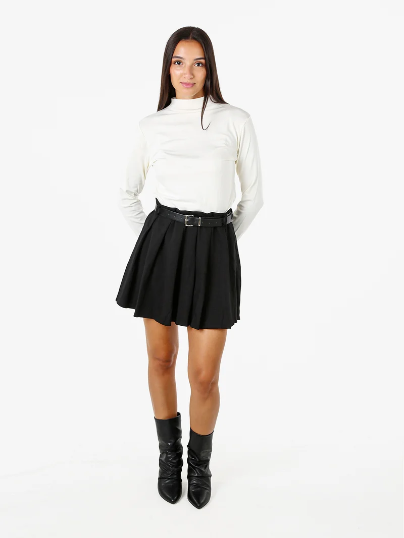 Gonna a pantalone da donna con pieghe e cintura - nero