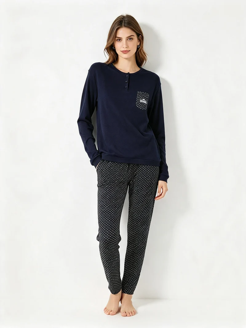 Pigiama lungo da donna in cotone con taschino e pantaloni stampati - blu scuro
