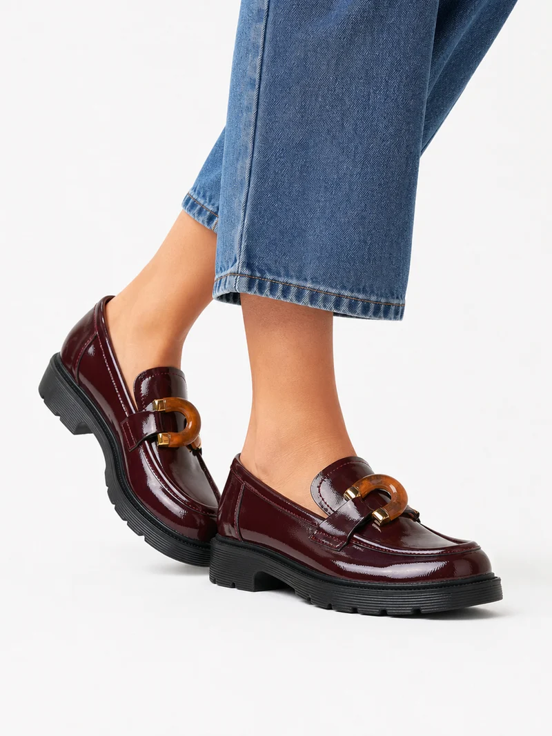Mocassini donna in pelle lucida con morsetto decorativo - bordeaux