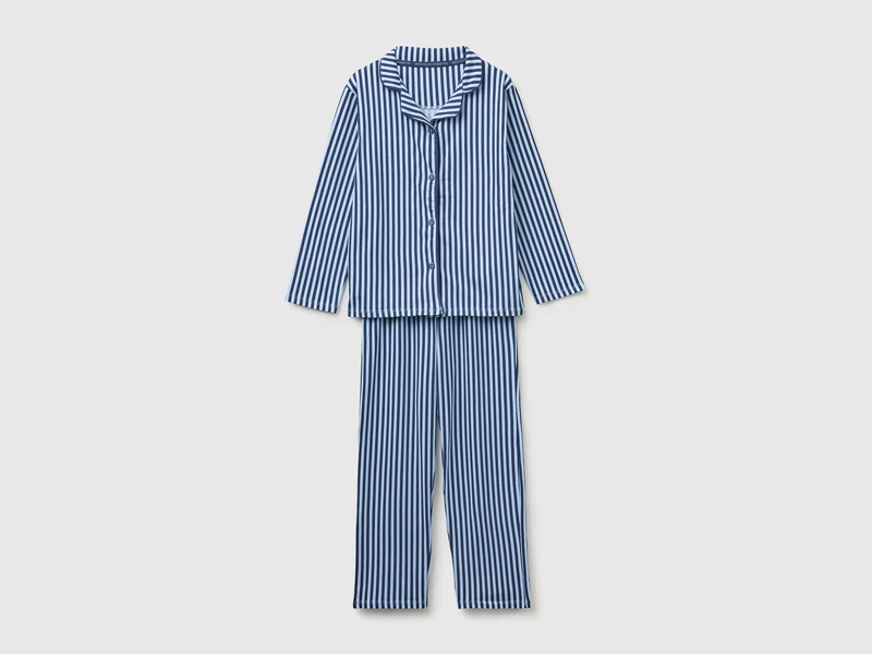 Gestreifter offener Pyjama