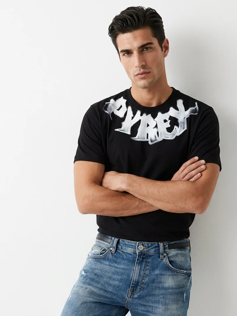 T-shirt da uomo in cotone con stampa logo sullo scollo - nero