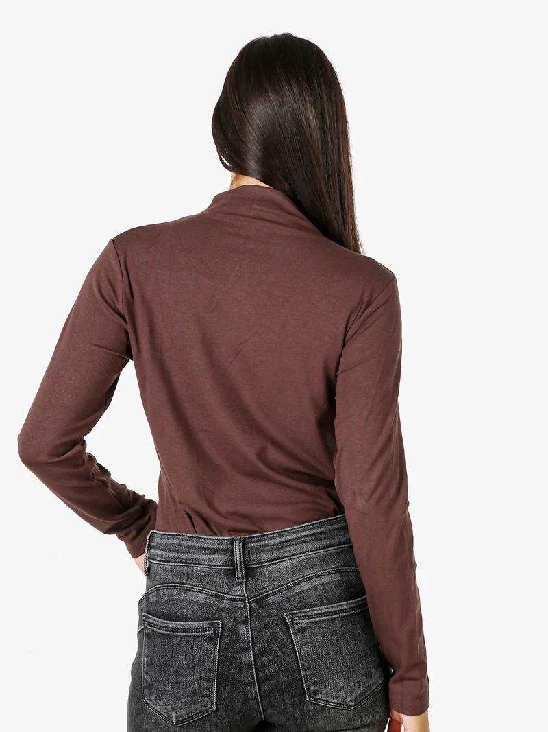 T-shirt donna a maniche lunghe in cotone con collo a lupetto - moro