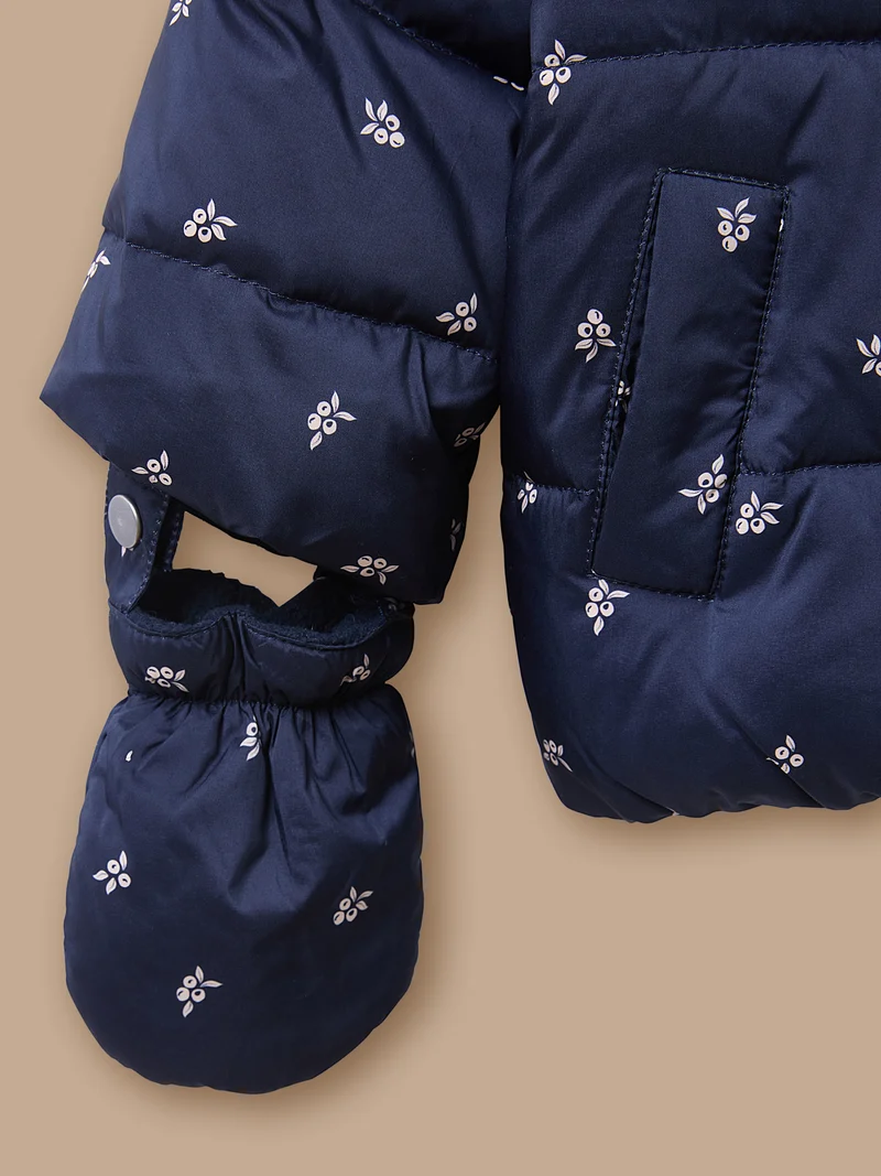 Bedruckte Steppjacke mit Beerenmuster für Babys