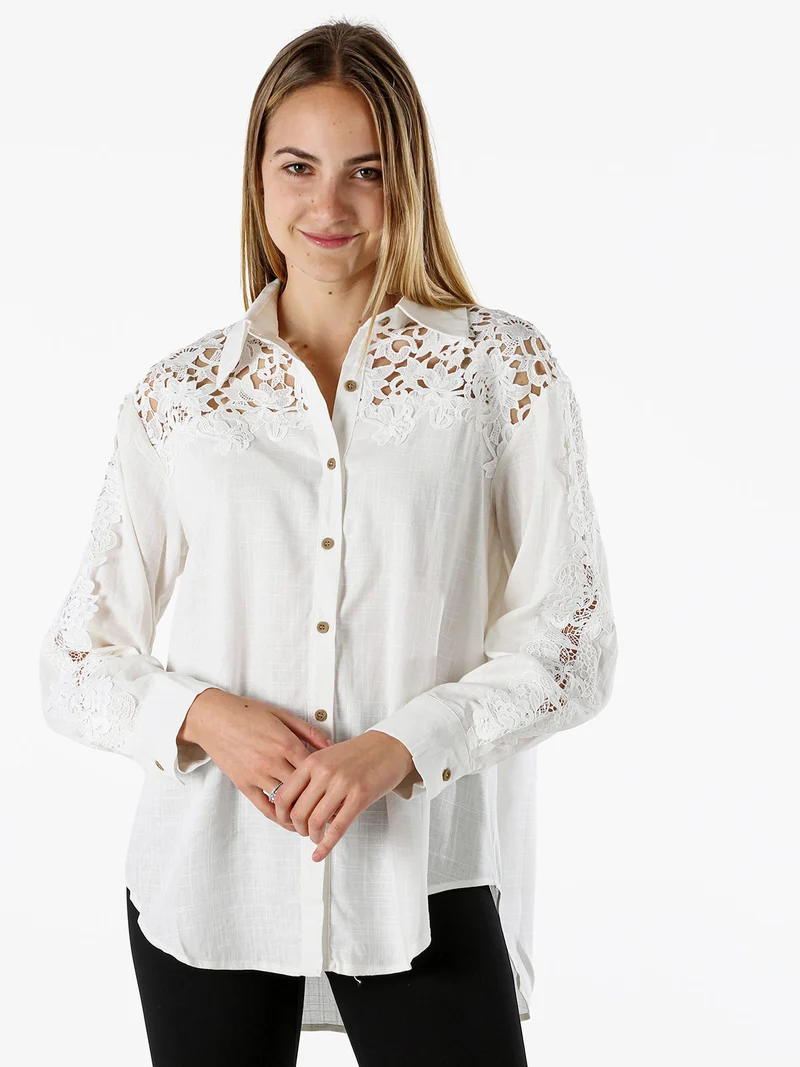 Camicia donna a maniche lunghe con dettagli in pizzo macramè - bianco