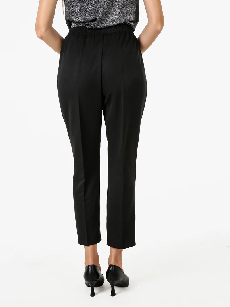 Pantaloni classici da donna con elastico in vita - nero