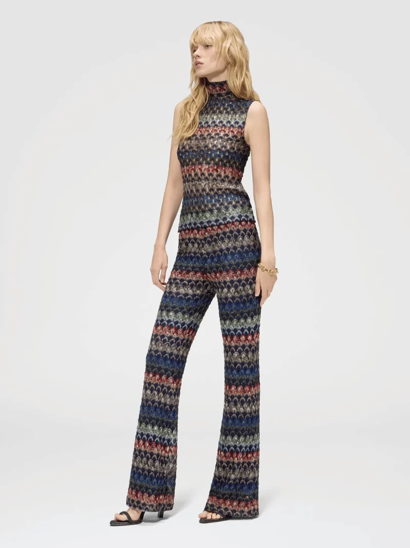 Schlaghose aus Viskose-Lamé mit Spitzenmotiv