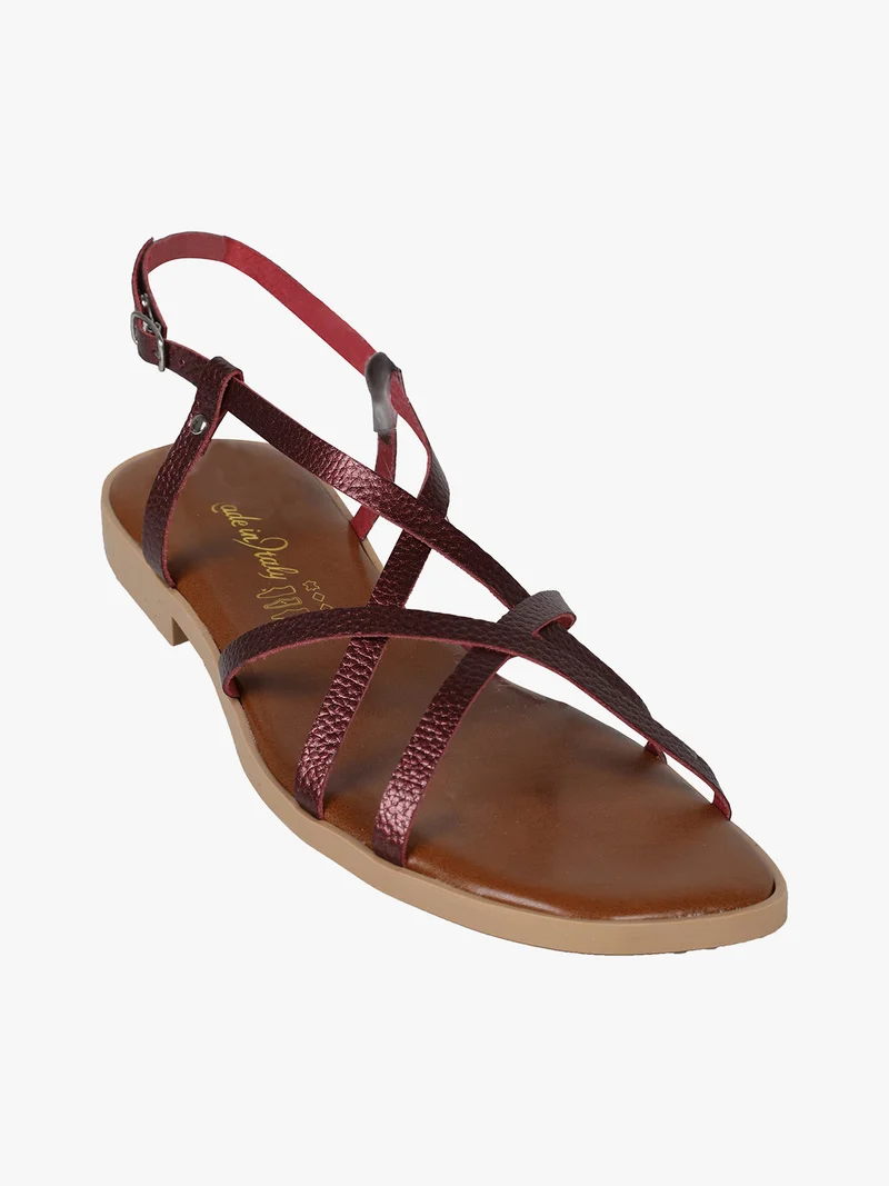 Sandali bassi in pelle da donna con fascette incrociate - bordeaux