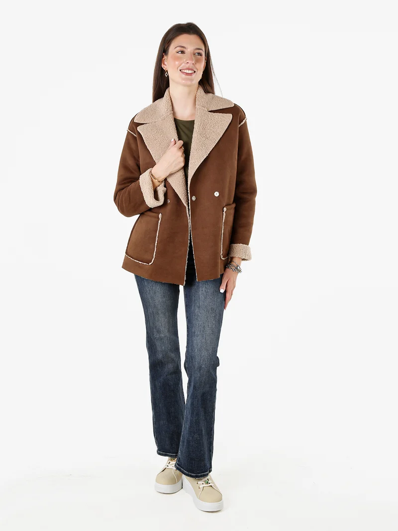 Cappotto corto da donna effetto montone con interno teddy - marrone