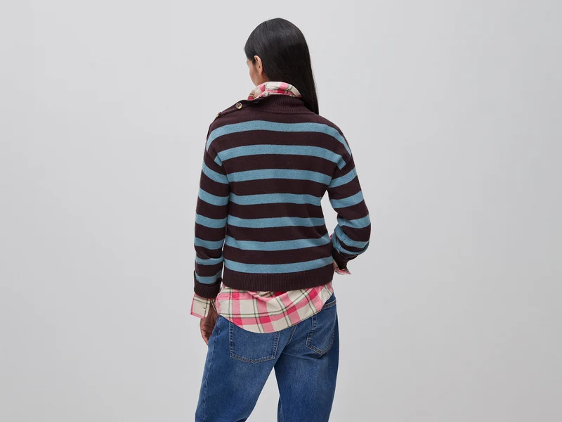 Pullover mit Knöpfen an der Schulter