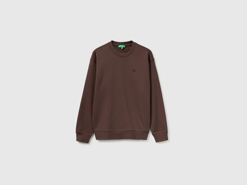 Geschlossenes Sweatshirt mit Logoaufnäher