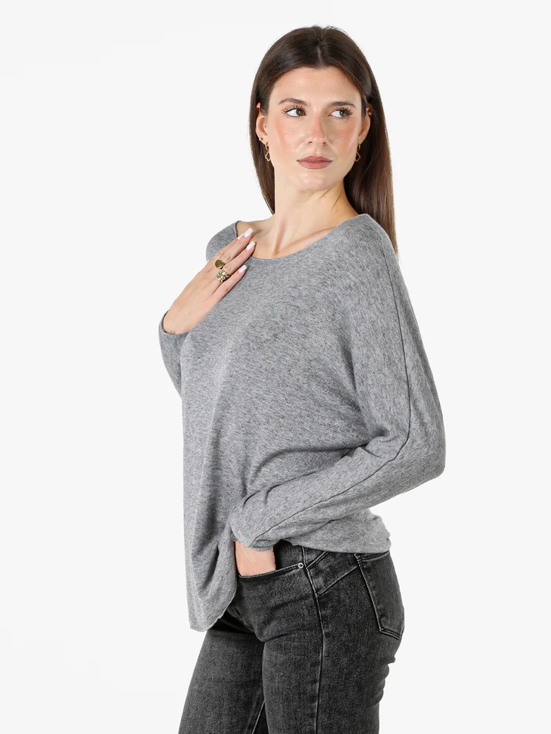 Maglia girocollo da donna con maniche lunghe a pipistrello - grigio