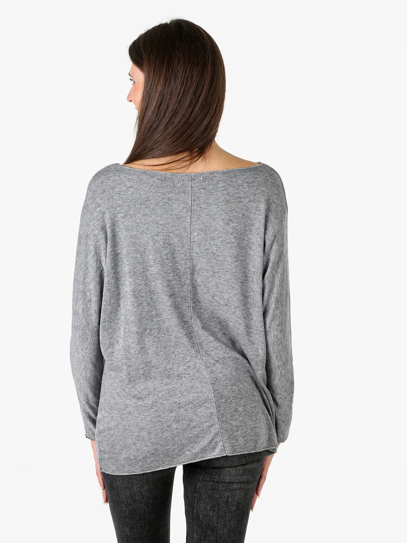 Maglia girocollo da donna con maniche lunghe a pipistrello - grigio