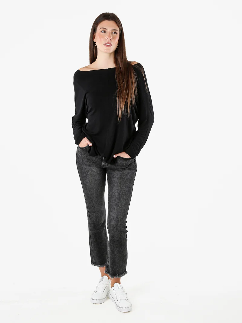 Maglia girocollo da donna con maniche lunghe a pipistrello - nero