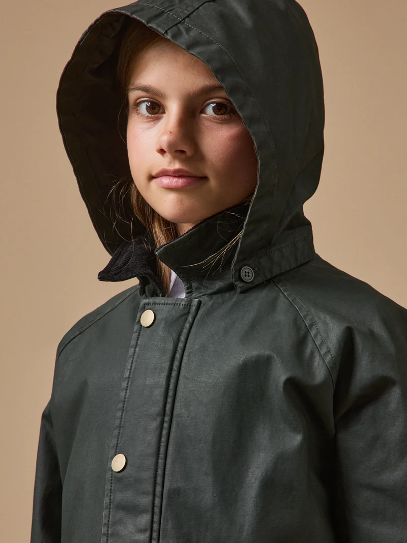 Mädchenjacke aus beschichteter Baumwolle