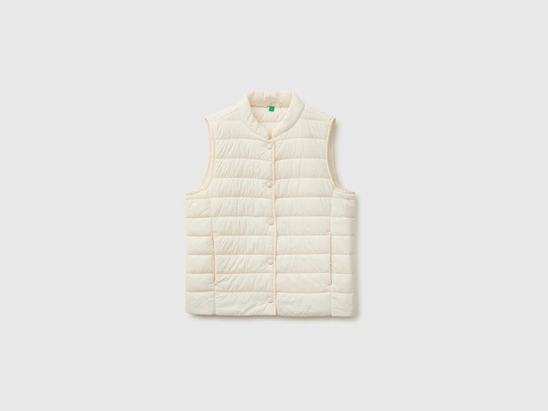 Leichte, schmal geschnittene, ärmellose Jacke
