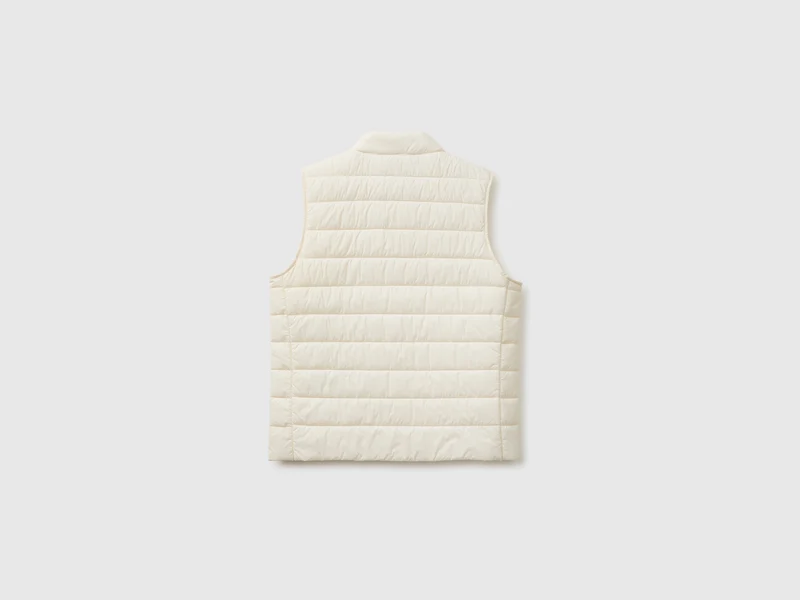 Leichte, schmal geschnittene, ärmellose Jacke