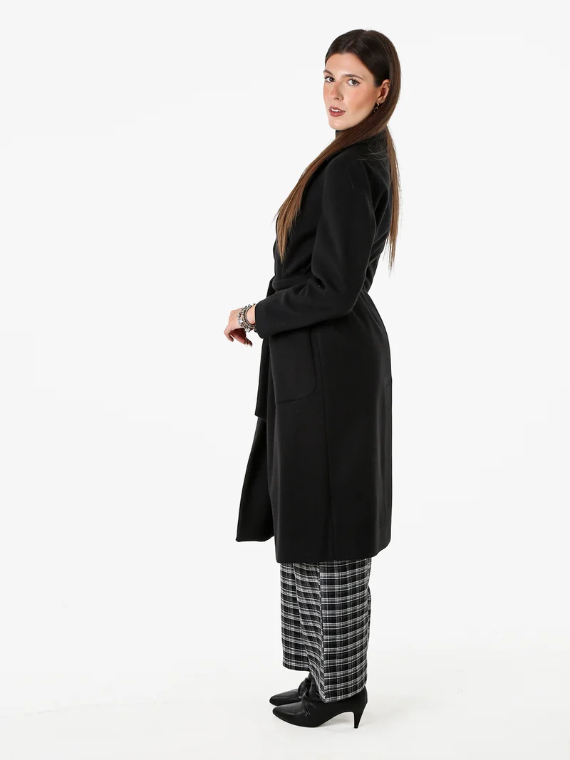 Cappotto lungo da donna senza chiusura con fusciacca in vita - nero