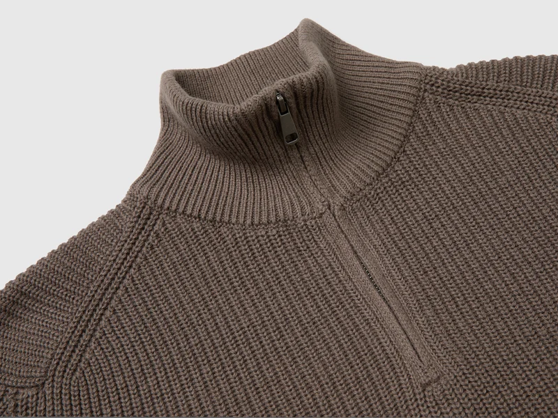 Rollkragenpullover mit halbem Reißverschluss