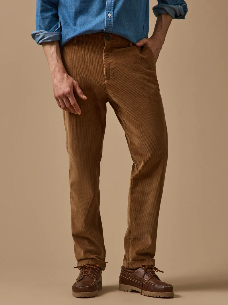 Herrenhose aus Velours mit Elastikbund