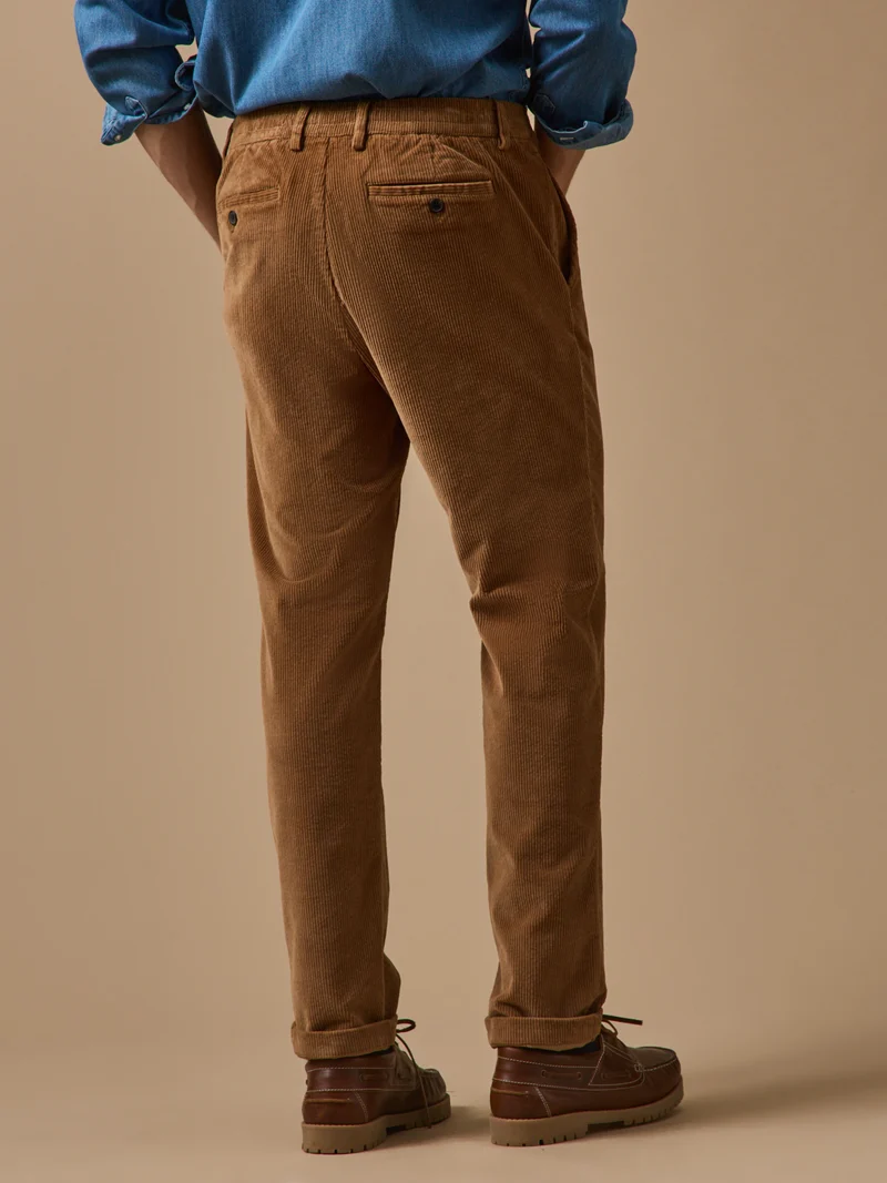 Herrenhose aus Velours mit Elastikbund