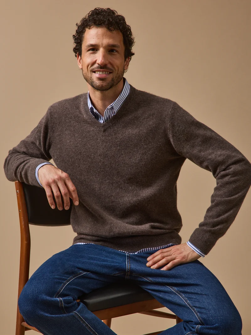 Herrenpullover mit V-Ausschnitt – Cashmere-Kollektion