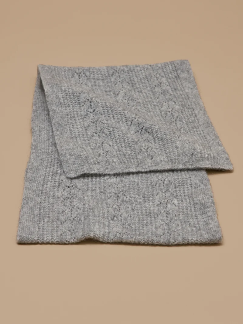 Damen-Wollschal mit Ajour-Muster