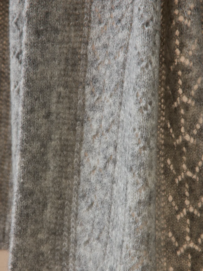 Damen-Wollschal mit Ajour-Muster