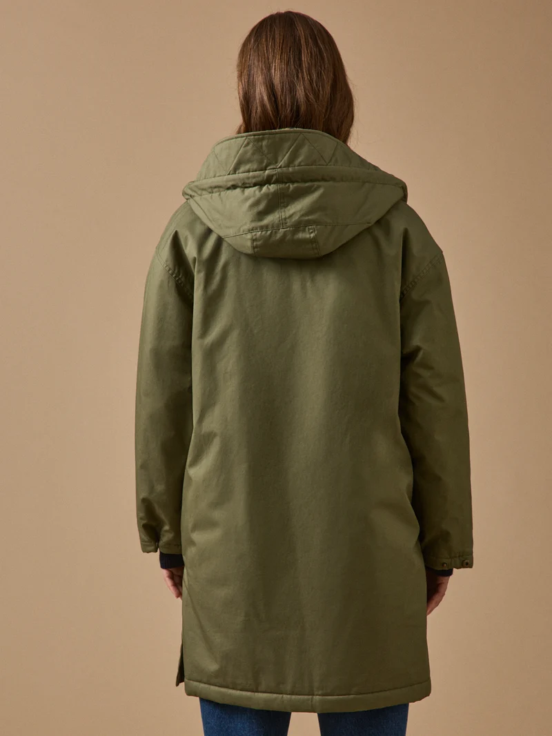 Halblanger und gefütterter Damen-Parka aus Webpelz