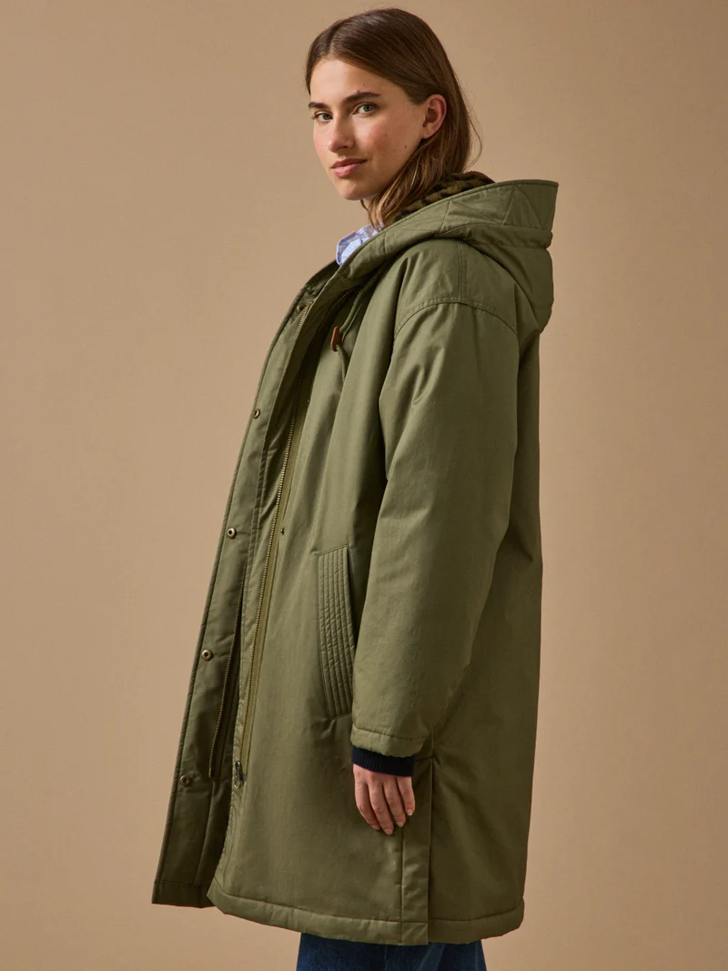 Halblanger und gefütterter Damen-Parka aus Webpelz