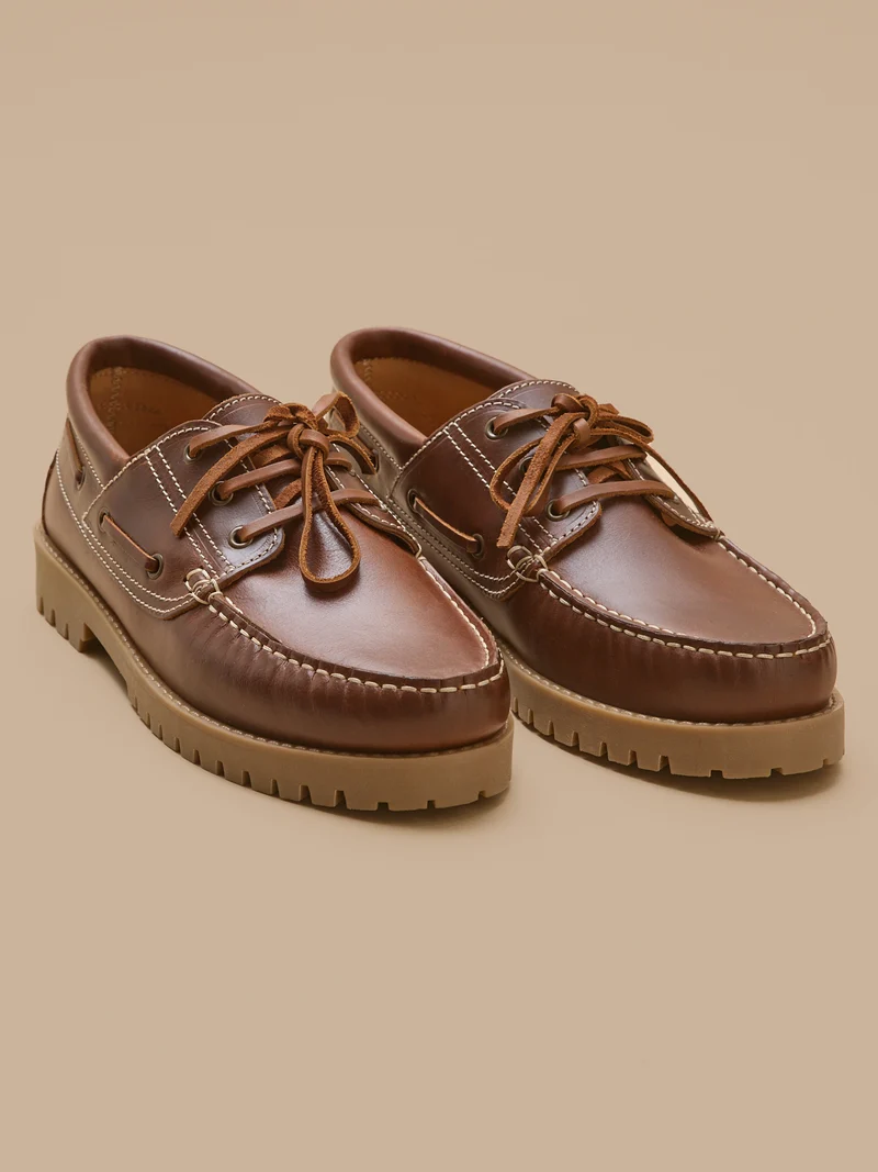 Herrenschuhe aus Leder im Bootsschuh-Stil