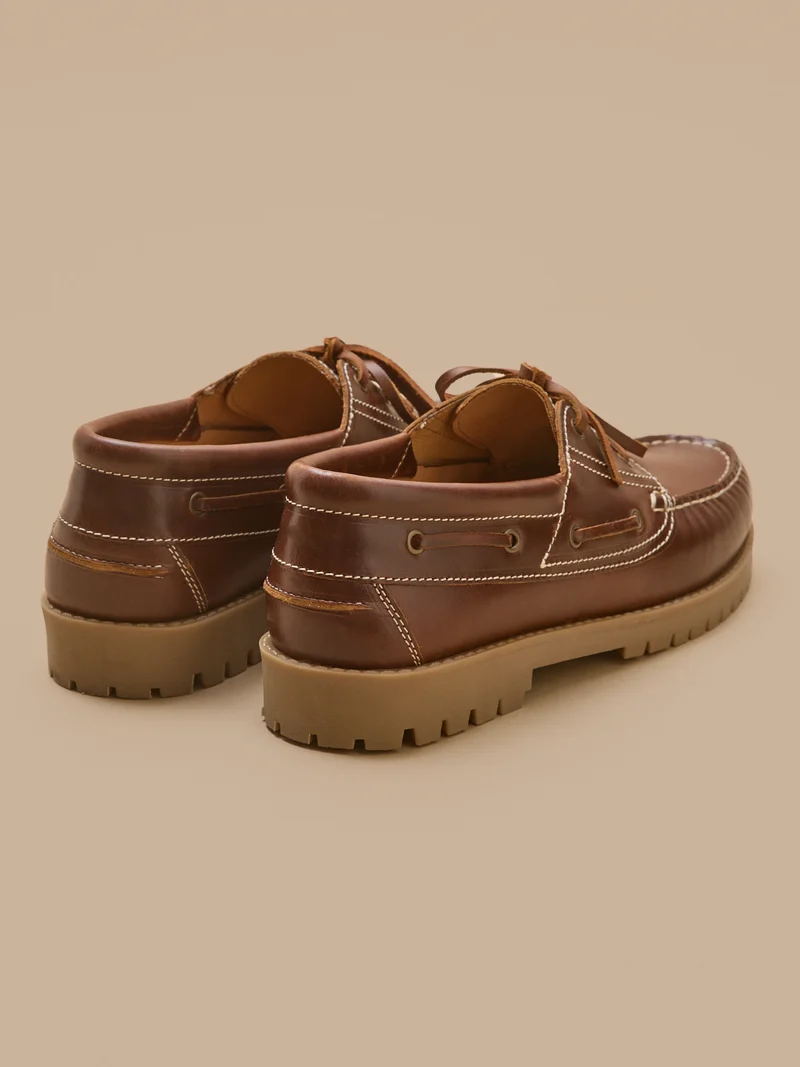 Herrenschuhe aus Leder im Bootsschuh-Stil