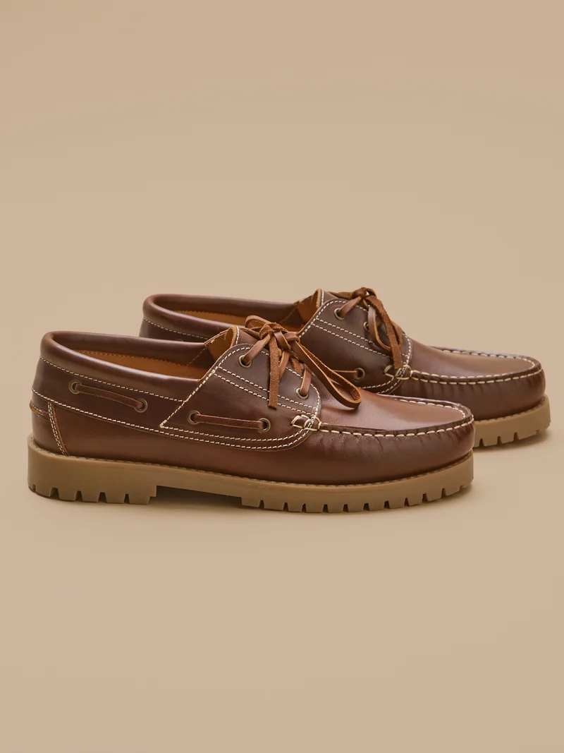 Herrenschuhe aus Leder im Bootsschuh-Stil