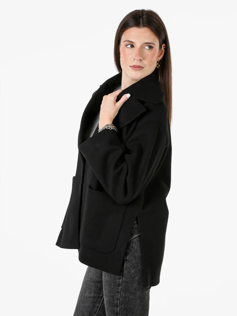 Cappotto donna oversize con bottone e spacchi laterali - nero